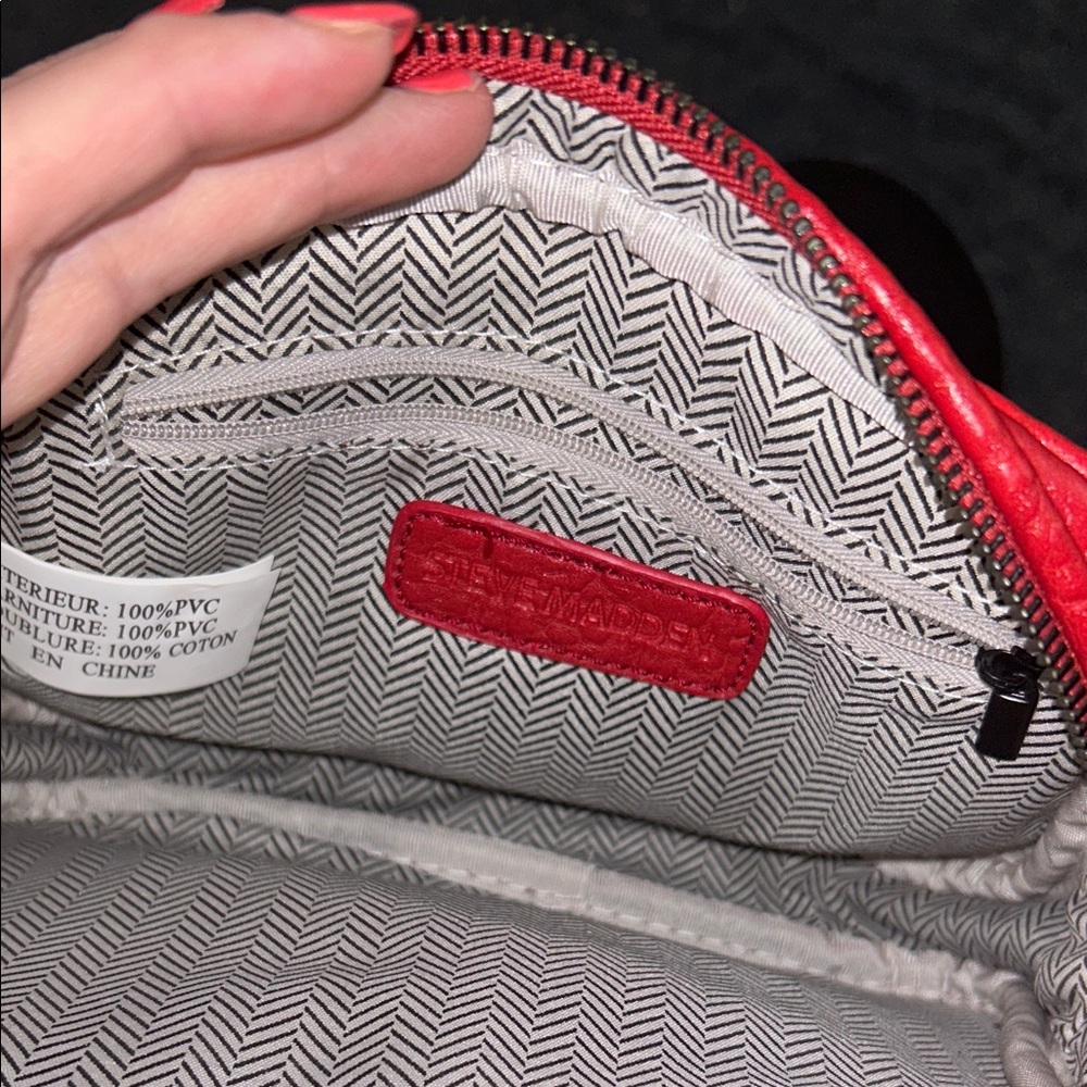 Steve Madden Vibrant Red Textured Crossbody Bag - Picture 4 of 5